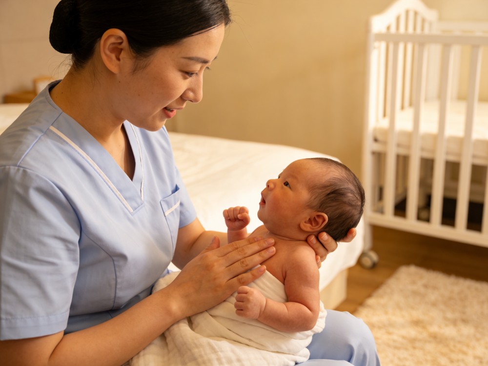 婴儿护理.jpg